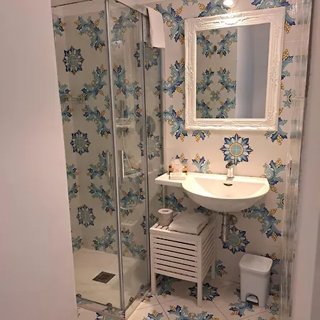 Tre Re Via Marina Grande,264